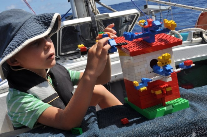 Otto bygger LEGO-fåglar