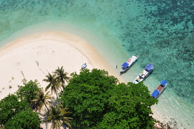 5. En bild högt uppifrån: Plåtad från fyren på Belitung, Indonesien